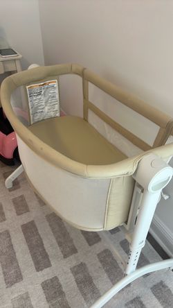 Baby Bassinet with Mesh Sides