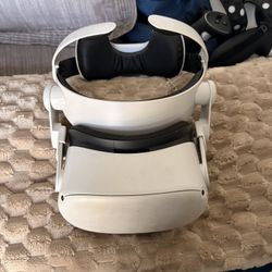 Oculus quest 2 with controllers