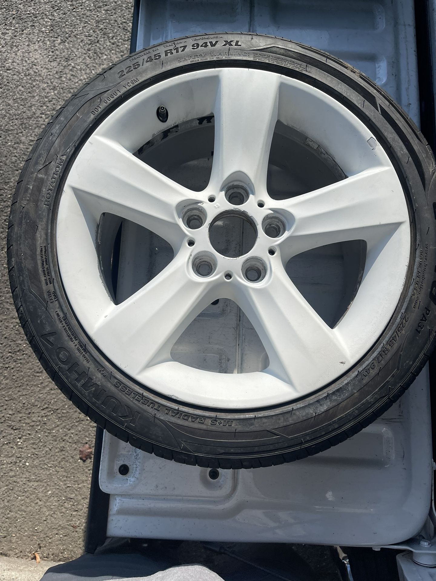 Set Of 4 BMW 17 Inch Wheel Rims And Tires 5 X 120 Offset 47 225/45/17