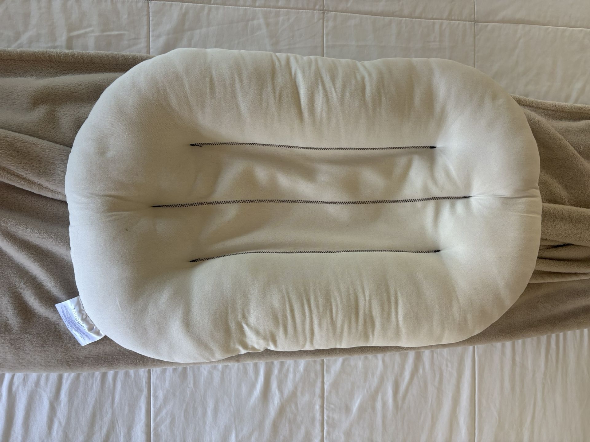 Snuggle Me Infant Lounger