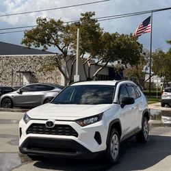2020 TOYOTA RAV4 LE