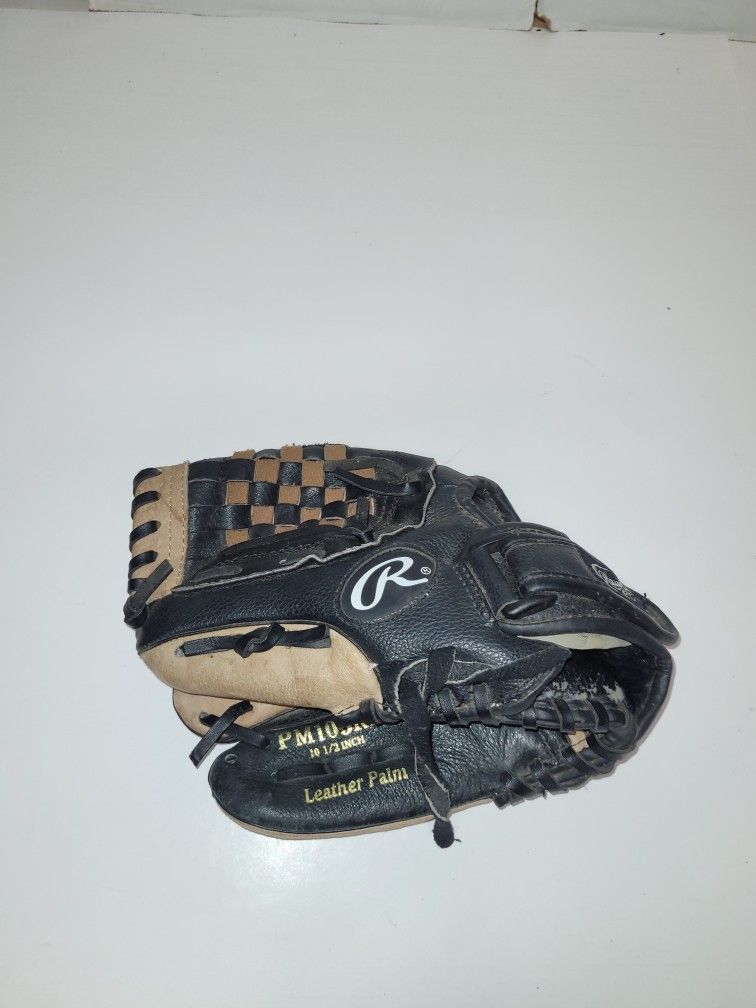 Rawlings Baseball Glove  Size 10 ½ Right Hand 