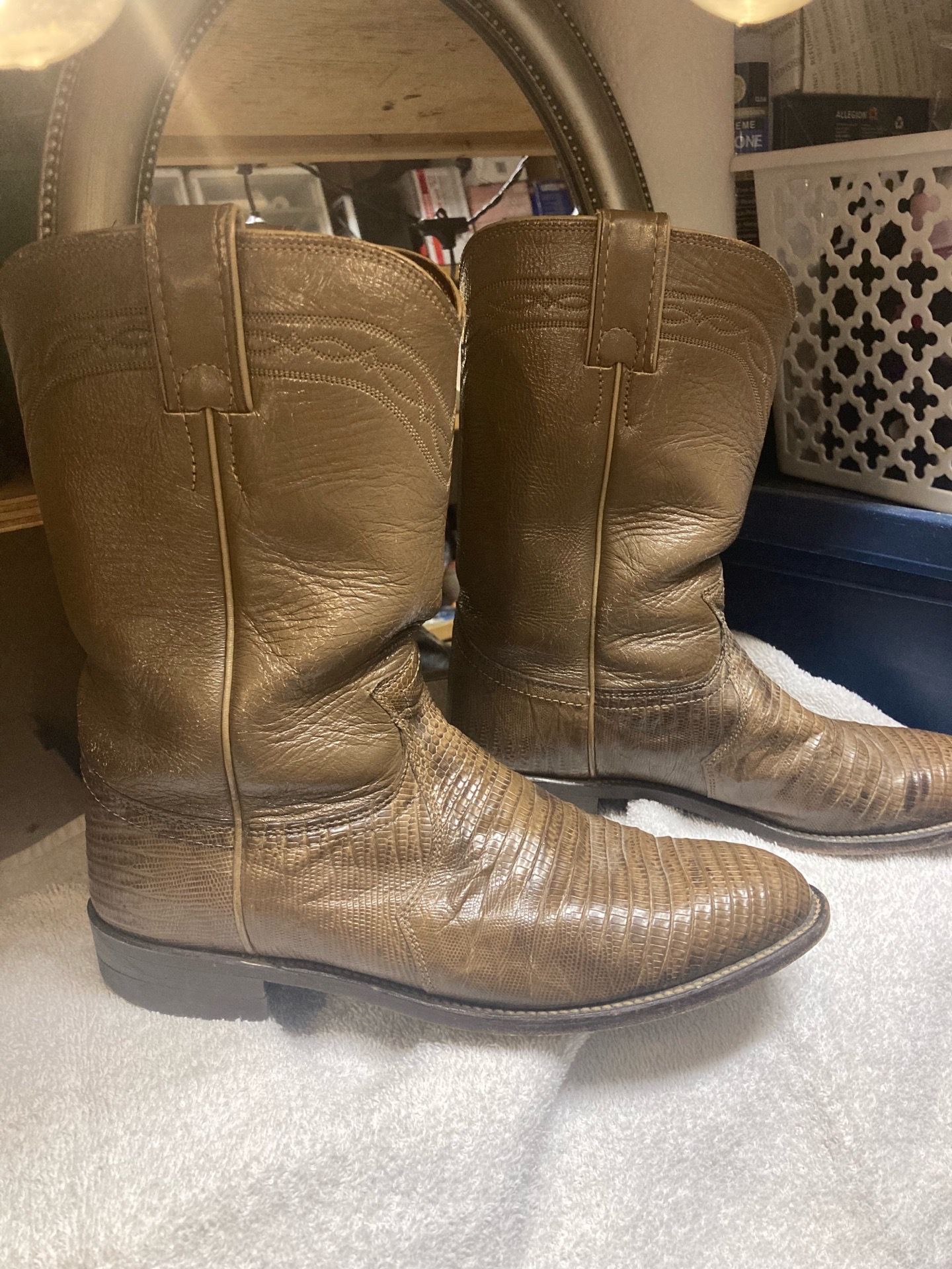Women’s Justin Boots size 8 I’m a size 7 - 7.5 and they fit perfect