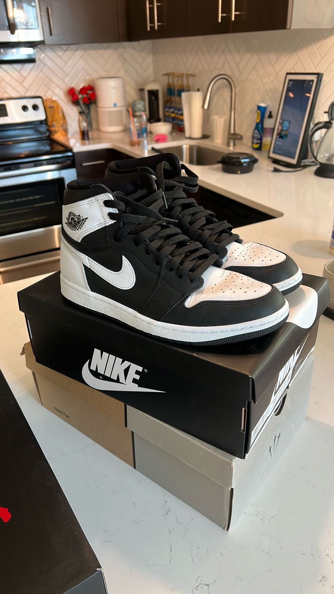 Jordan 1 Black & White