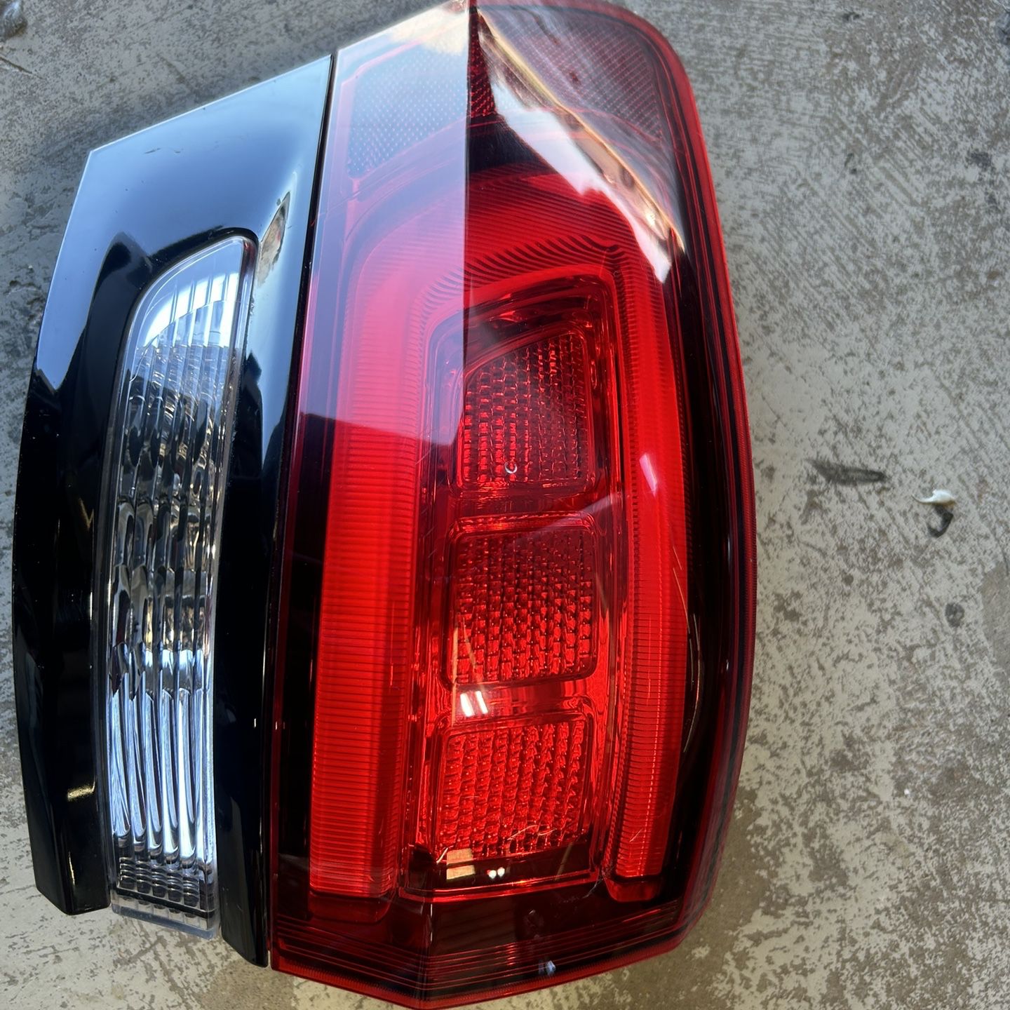 18 JEEP GRAND CHEROKEE SRT8 SRT-8 OEM LEFT REAR OEM LED TAILLIGHT P(contact info removed)3AH