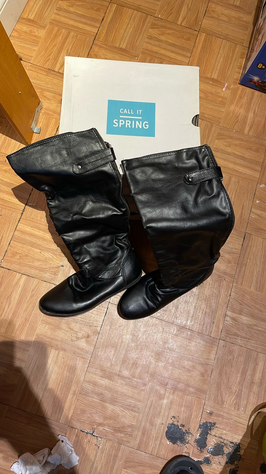 Lightly Used Women Black Flat Boots - Size 10