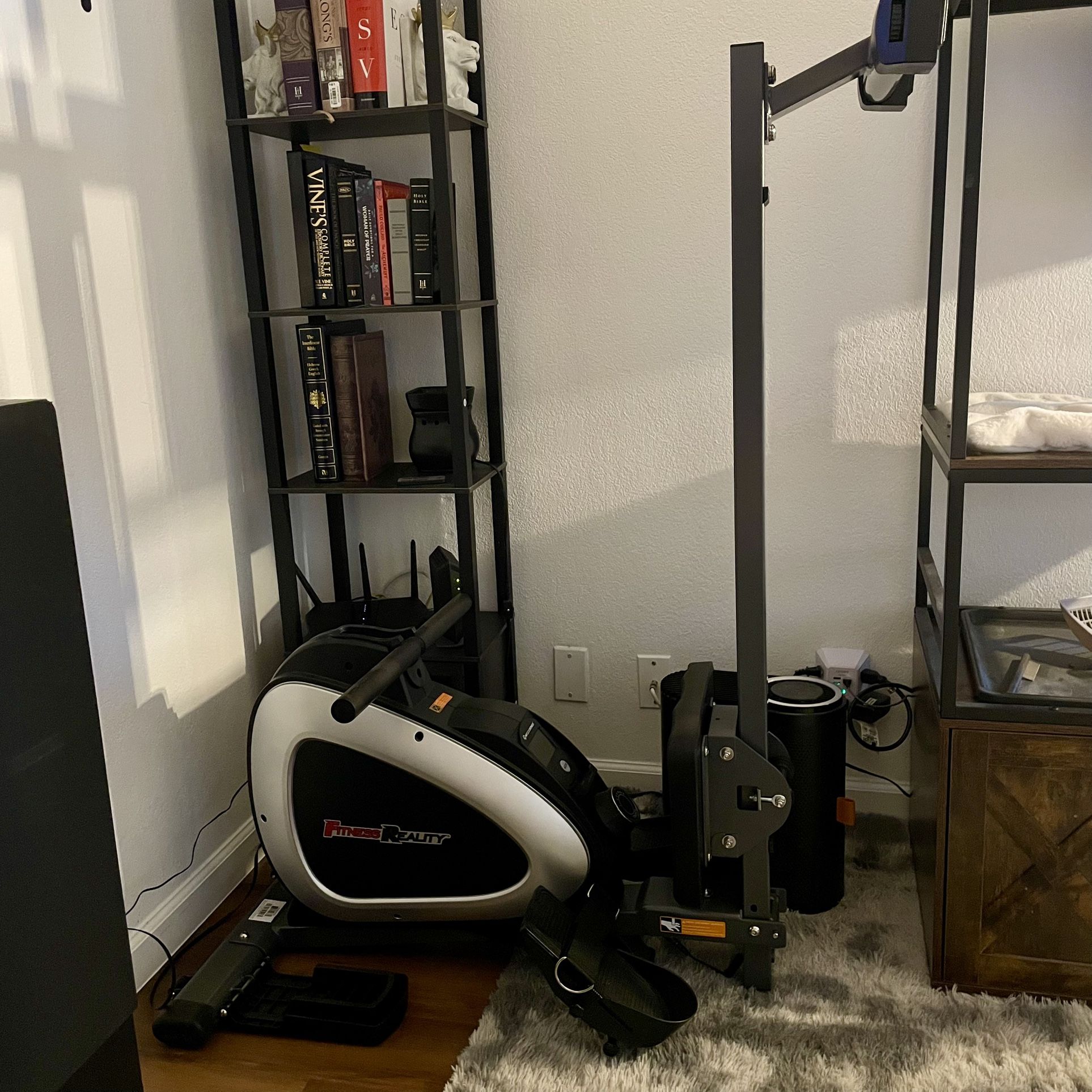 Like New Fitness Reality Rowing Machine