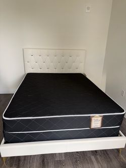 99% OFF! | Premium Queen Upholstered Bed Frame + Comfo-Pedic Mattress + FREE BEDSIDE TABLE | Excellent Condition