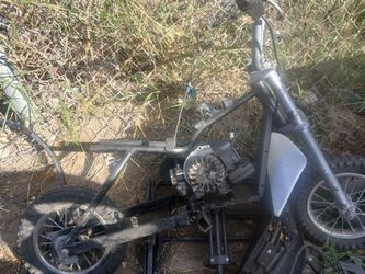 Razor frame with modified gas engine