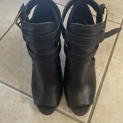 Womens Shoes/Heels