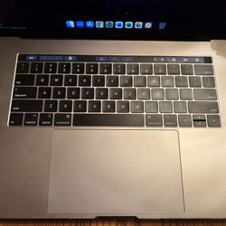 Macbook Pro 2019 15" with Touchbar