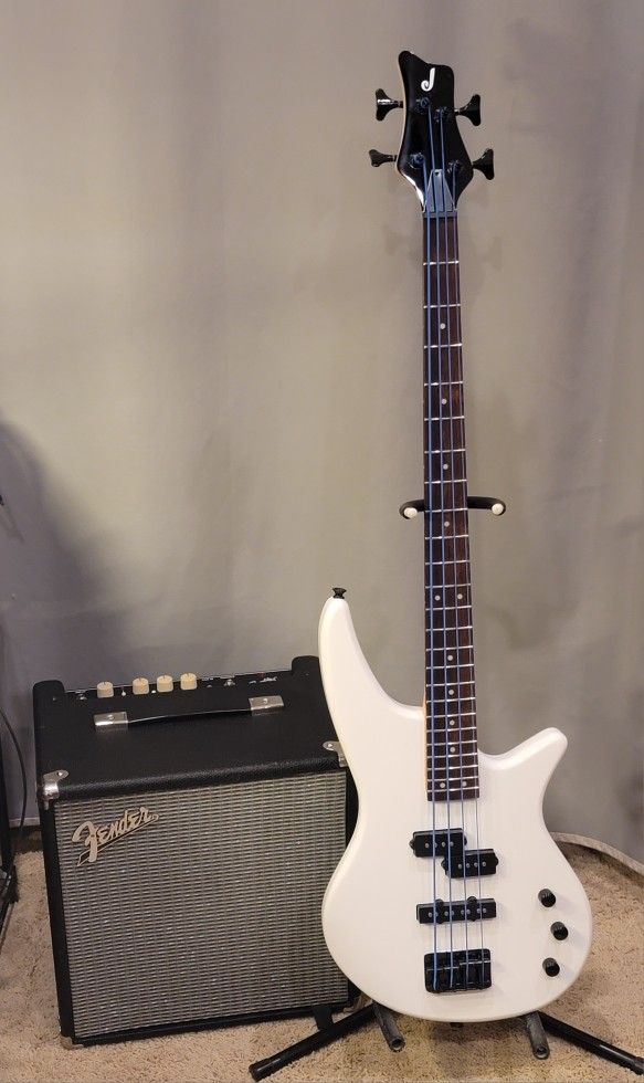 Jackson Spectra Bass Fender Rumble Amp