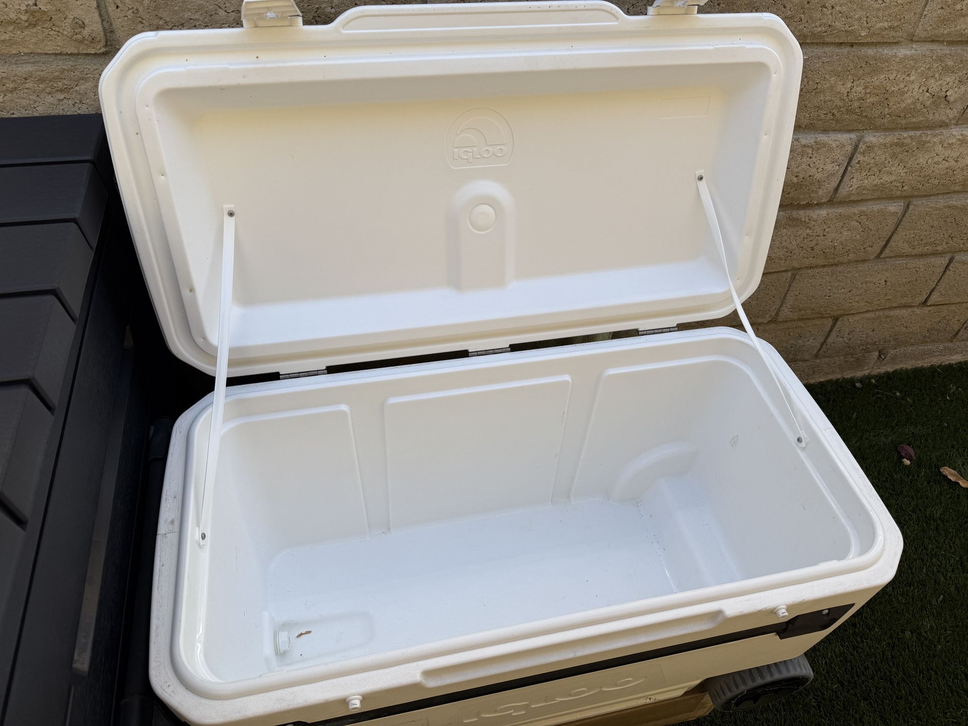 Igloo Large cooler