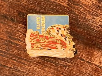 Vintage 1983 Marked MEDIEVAL SANTA Enamel Goldtone Christmas Holiday Pin