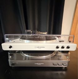 Audio Technica AT-LP60 USB Stereo Turntable & Audio Technica AT-LP60XBT Bluetooth Turntable