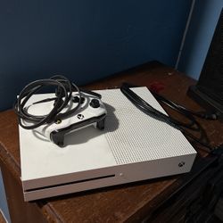 Xbox One S 1Tb Comes With Controller And All Cords