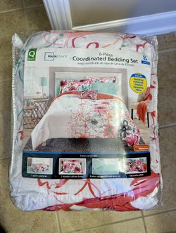 8Pc Queen Bedding Set Comforter, 2 Pillow Shams, 4pc Sheet Set, 1 Throw Pillow All In Bag $40