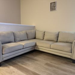 L-sectional sofa – Excellent condition