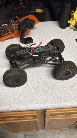 Axial Crawler Dead Bolt 1/10 scale