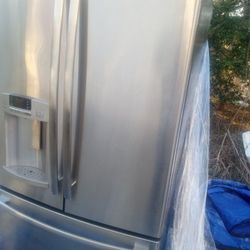 GE Double Door Refrigerator $499.99 .... Delivery Available 