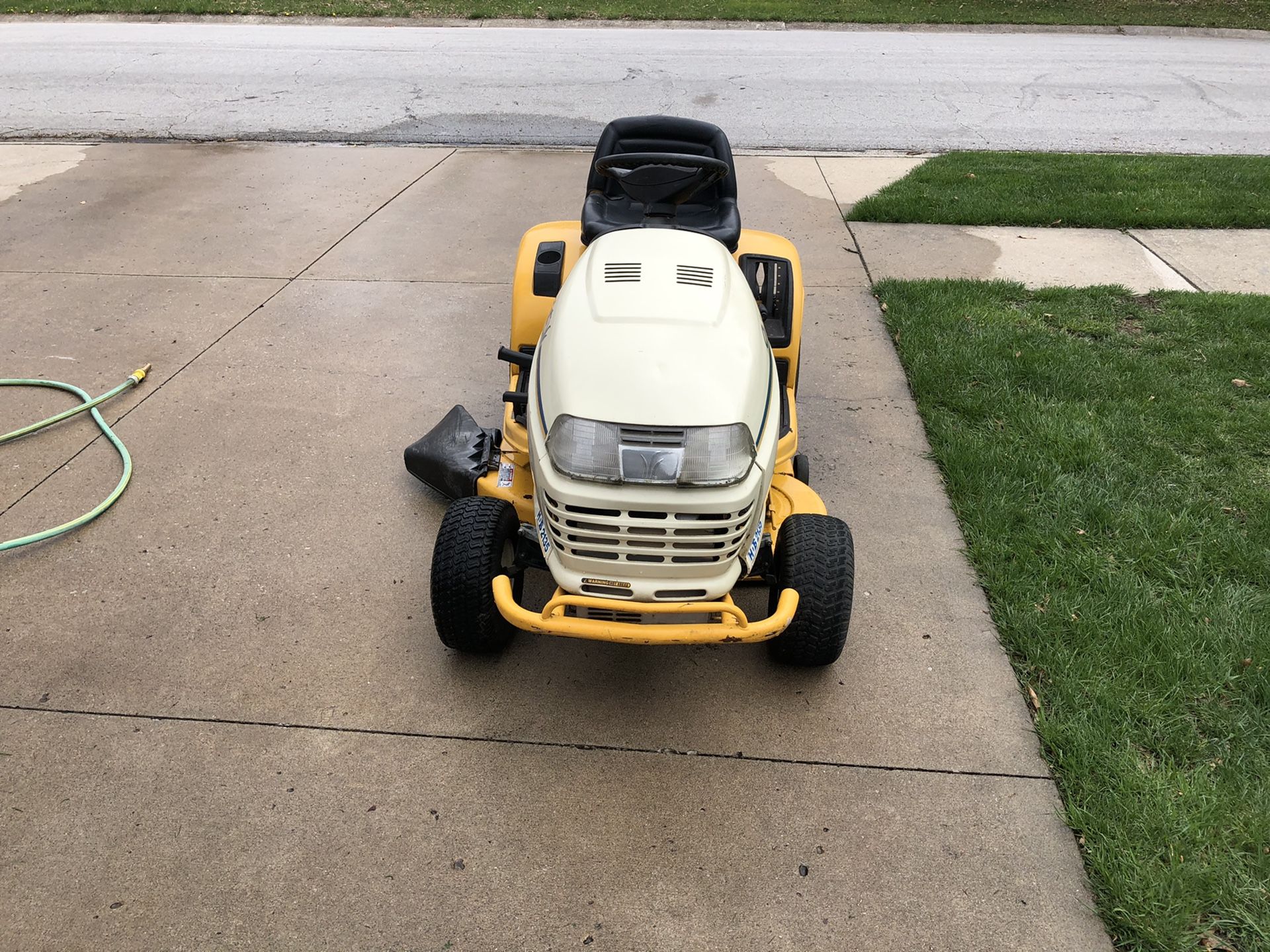 Cub Cadet HDS 2135 for Sale in Lee's Summit, MO