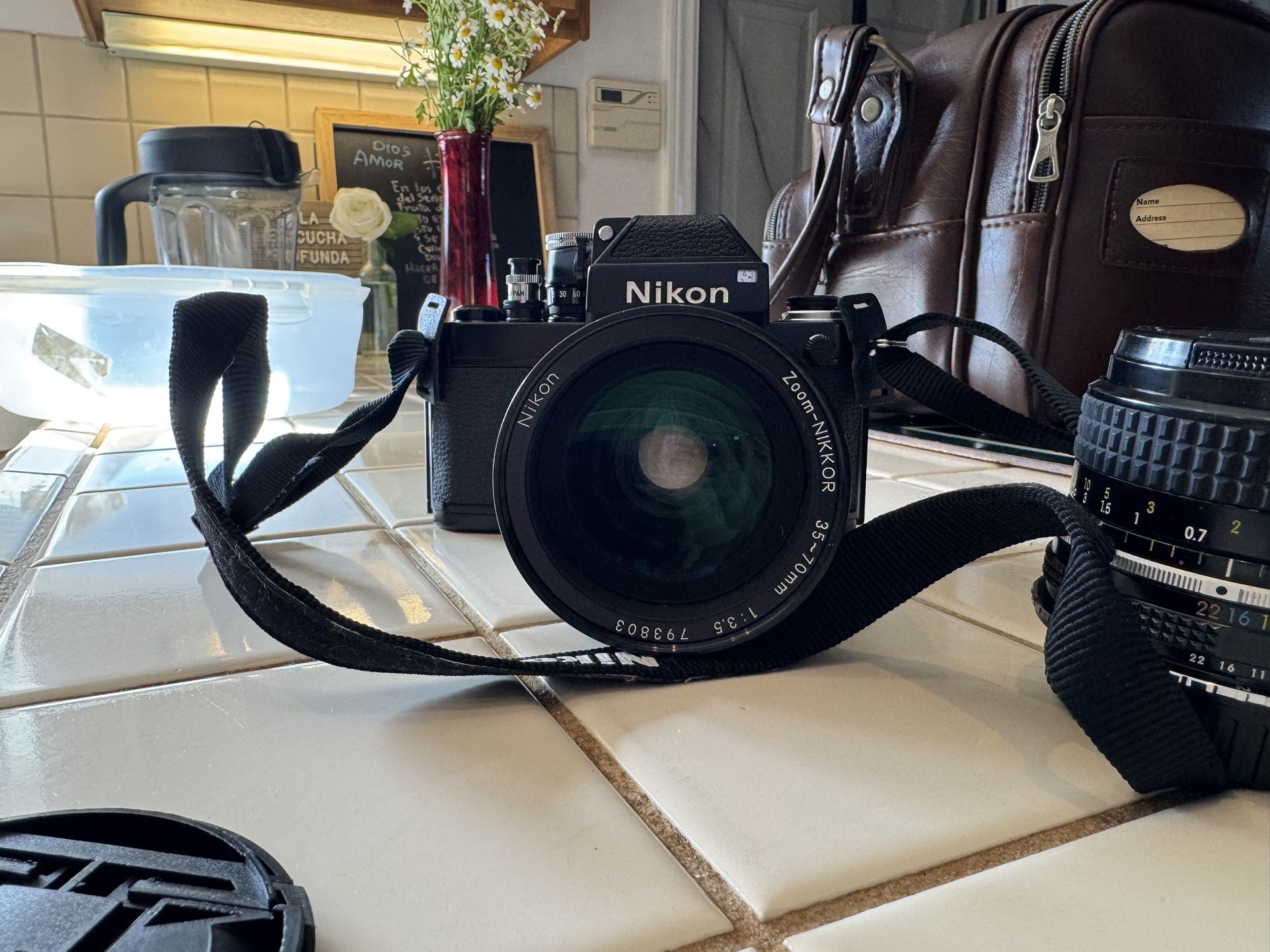 NIKON F2 **MINT Condition+2 NIKKOR Lenses+Brand New Batteries 