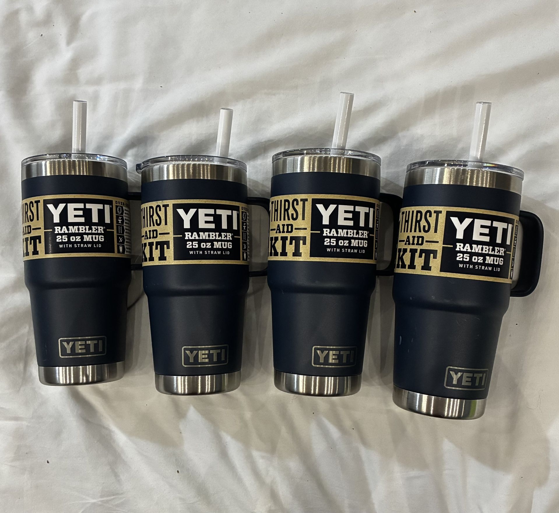 YETI 25oz Rambler Mug W Straw