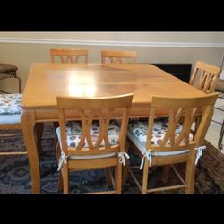 Dinning Room Table Seats 6