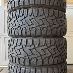 LT 305 55 20 Toyo R/T