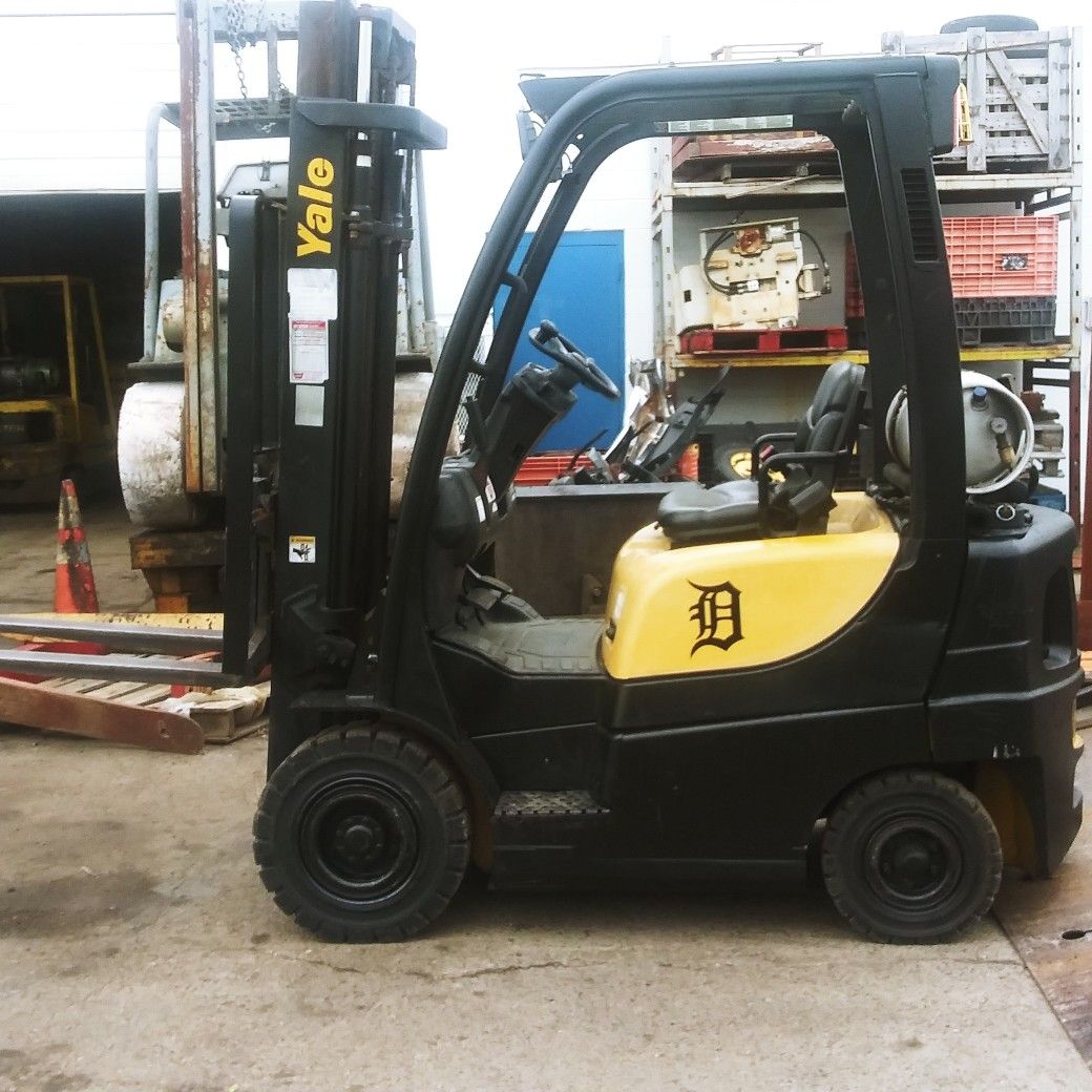 Forklift/hilo/lift truck