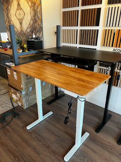 47"Electric Height-Adjustable Standing Desk