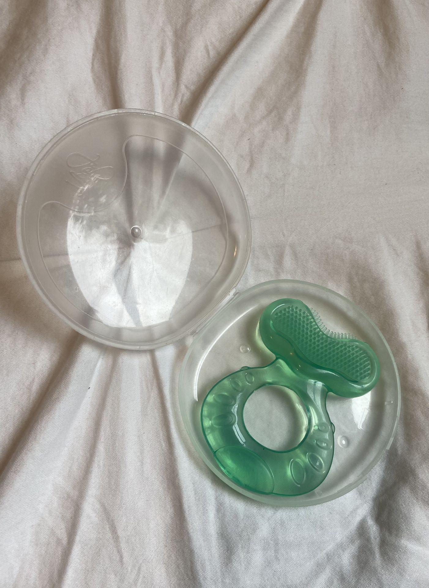 Nuby Silicone Teether With Case (aqua)