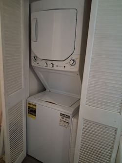 GE Stacked Washer/Dryer Set