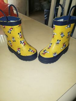 Disney rubber rain boots 7c