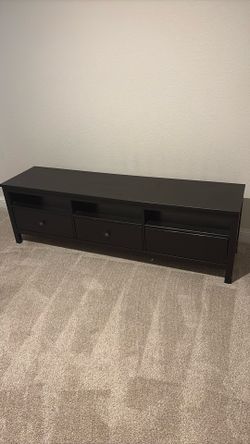 Entertainment table