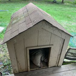 Free Dog House 