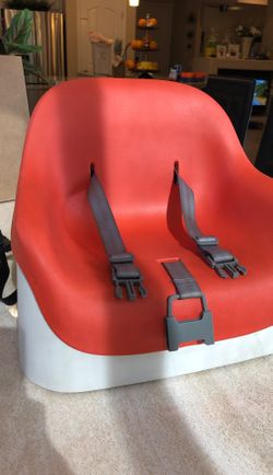 Tot nest booster seat