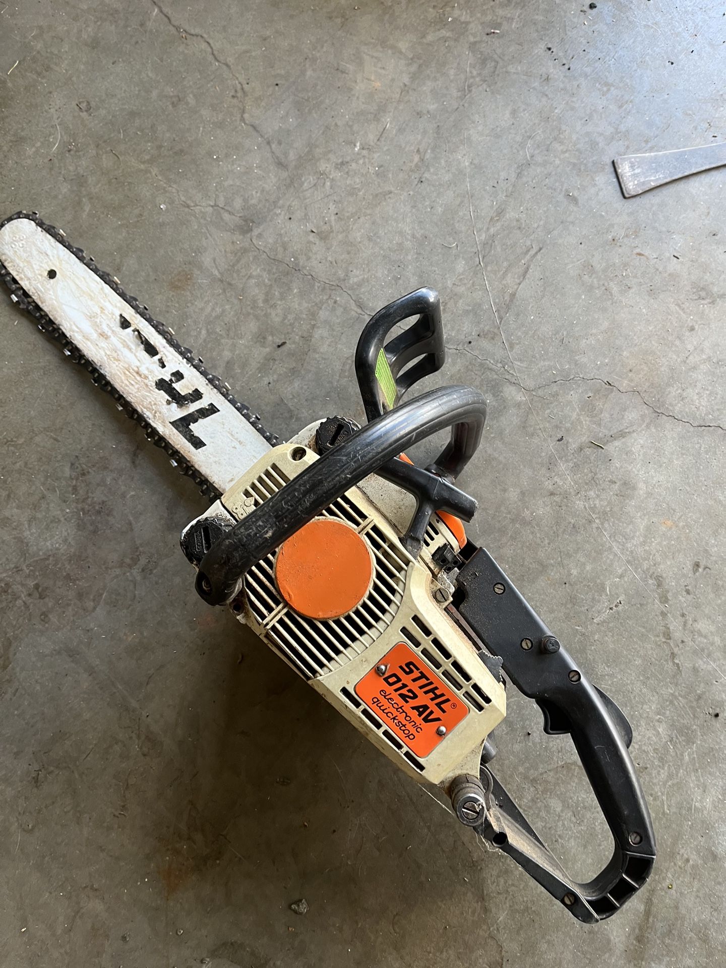 STIHL Chainsaw - 012 AV