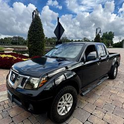 Nissan Frontier Crew cab 2015