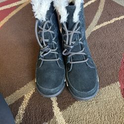 Sorel Boots Size 2 