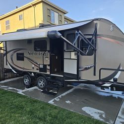 2014 North Trail 23ft Travel Trailer 