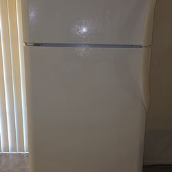 Frigidaire Refrigerator 20.6 Cu Ft