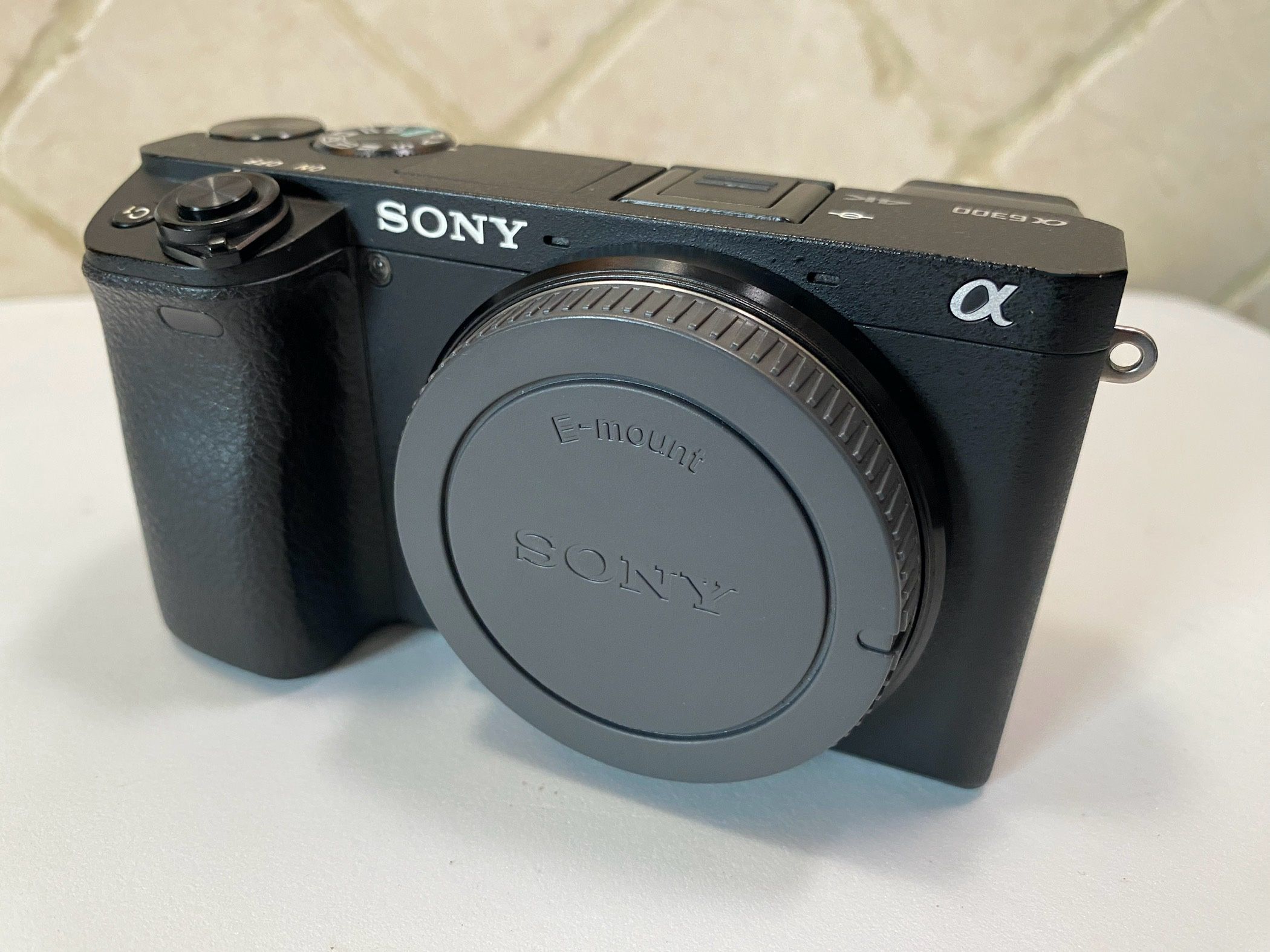 Sony A6300 4K Mirrorless Camera Body - NO TRADES PLEASE -