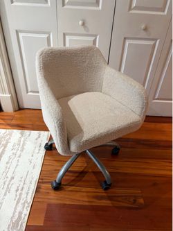 Cream Bouclé Swivel Desk Chair