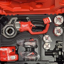 Milwaukee M18 Fuel Compact Pipe Threader Kit. 1/2”-1-1/4” Dies Included. Model #2870-22.