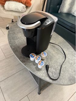 Keurig coffee maker - like new!