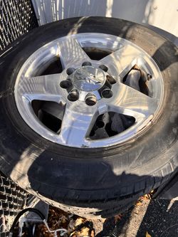GMC/Chevy 2500 Rims & Tires