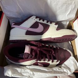 Nike Dunk Low Retro PRM (Valentine’s edition)