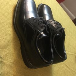 DOCKERS Stain Defender , Slip Resistant Patented ( Size 8 M )