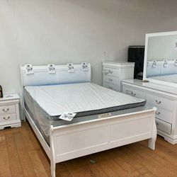 Louis Philip White Sleigh Bedroom Set
(Bed, Dresser, Nightstand and Mirror)